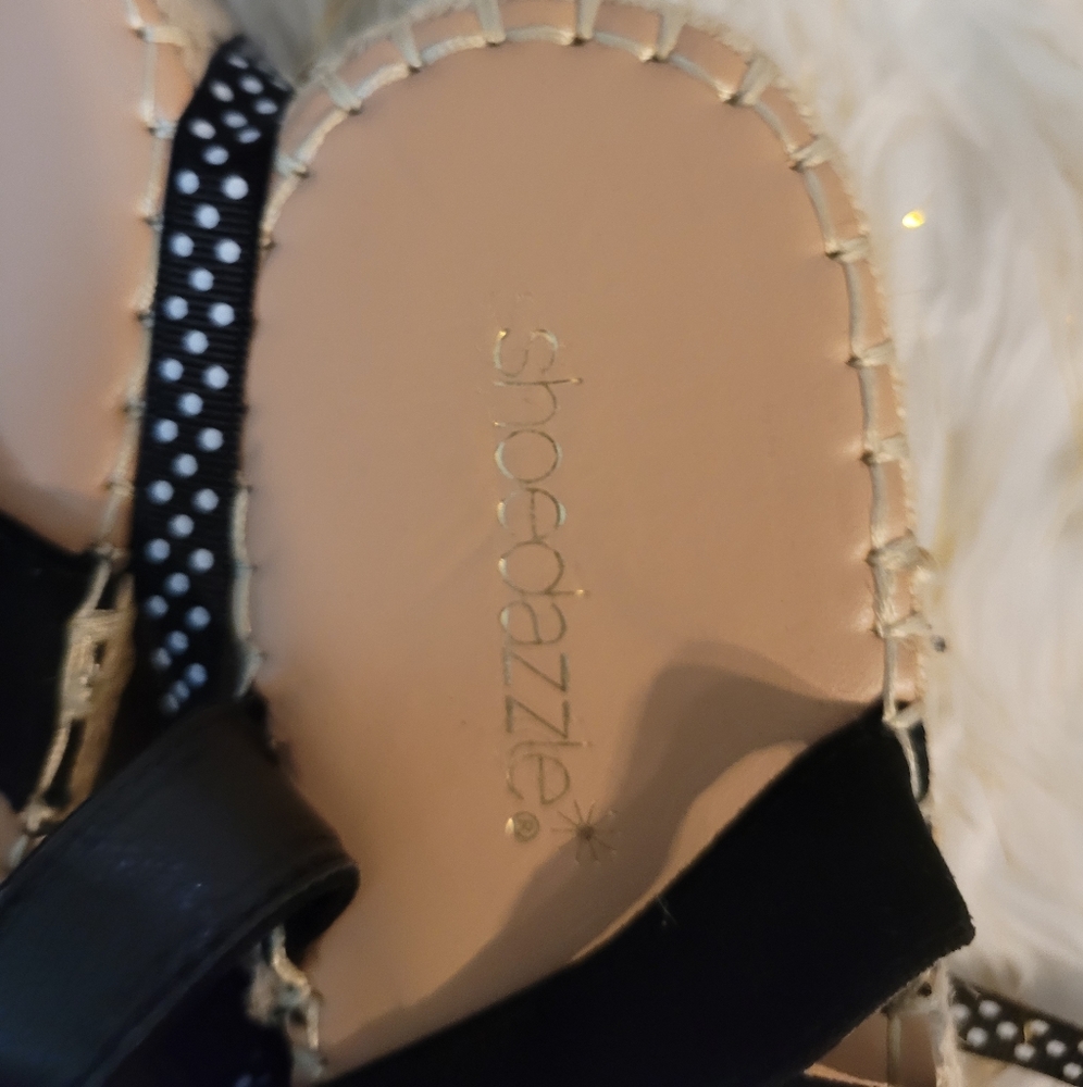 Shoes - Picture 4 of 8